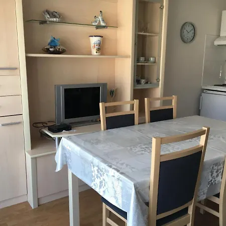 T2 A 2 Min De La Avec Parking Privatif A Fort-mahon - Fr-1-482-6