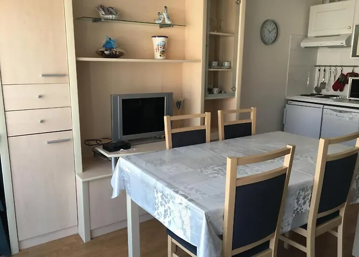 T2 A 2 Min De La Avec Parking Privatif A Fort-mahon - Fr-1-482-6